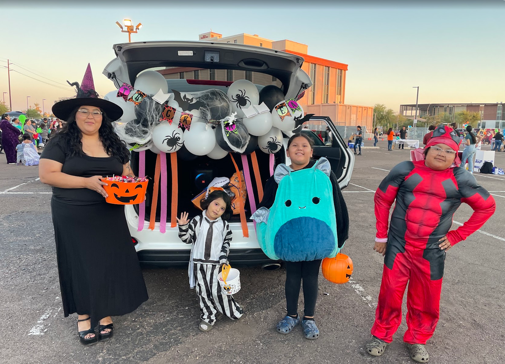 Mountain Park Health | Gateway Clinic Trunk or Treat Returns for a Spooktacular Evening of Family Fun